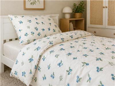 Детское постельное бельё Сладкие Сны(Sweet Dreams) Синие Ягодки (на резинке + молния)